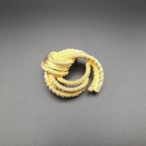 Dior Vintage Gold Twisted Rope Brooch